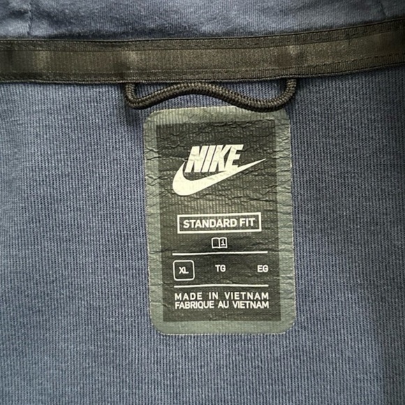 nike tech - Picture 6 of 9